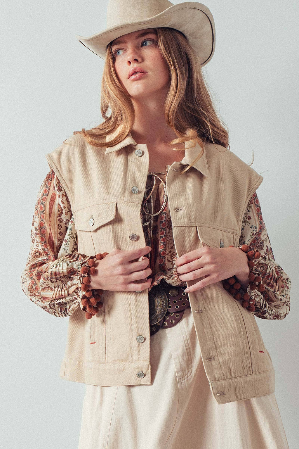 Western Sunset Embroidered Denim Vest: DENIM BLUE / S-2/M-2/L-2