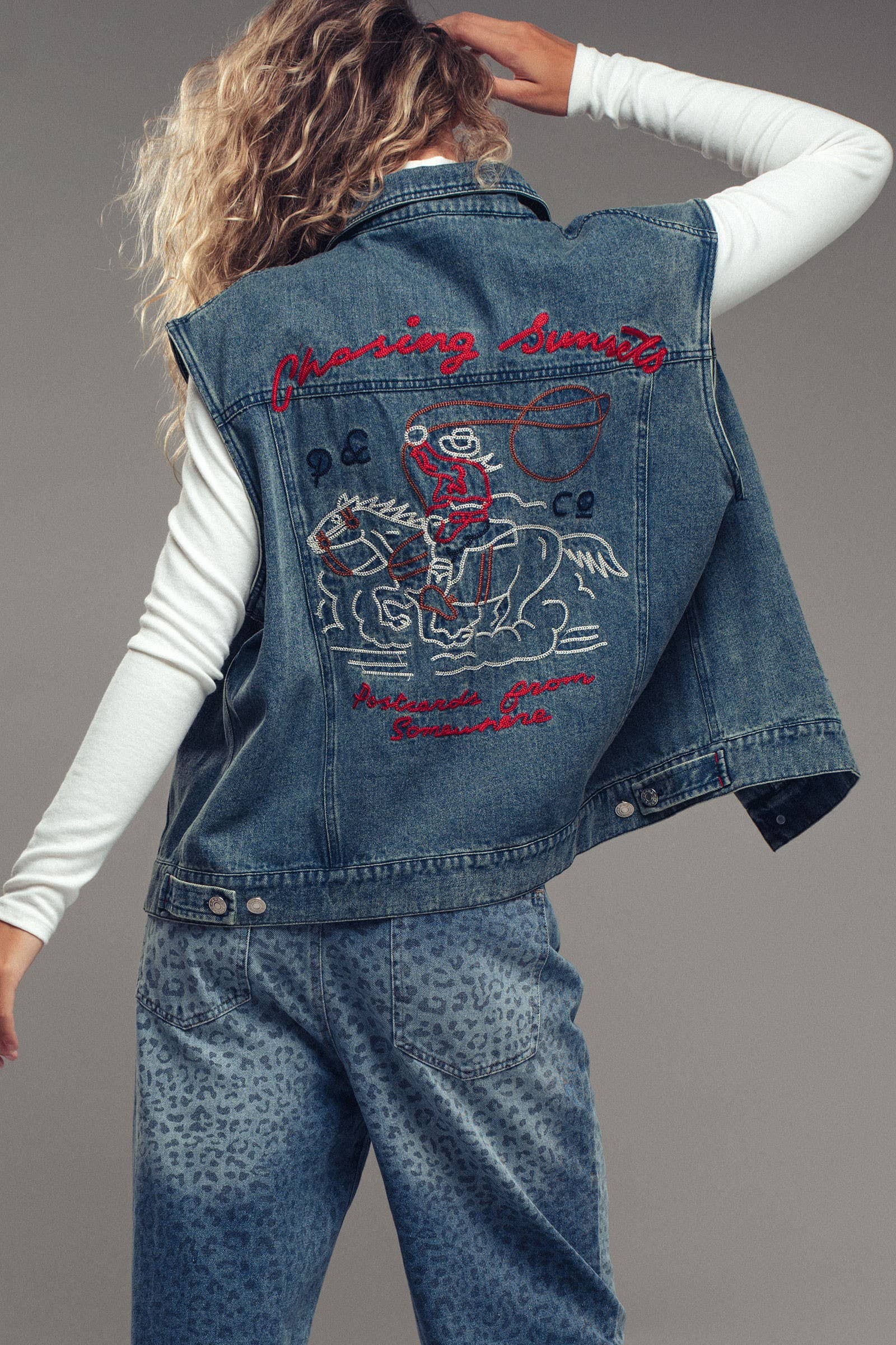 Western Sunset Embroidered Denim Vest: DENIM BLUE / S-2/M-2/L-2