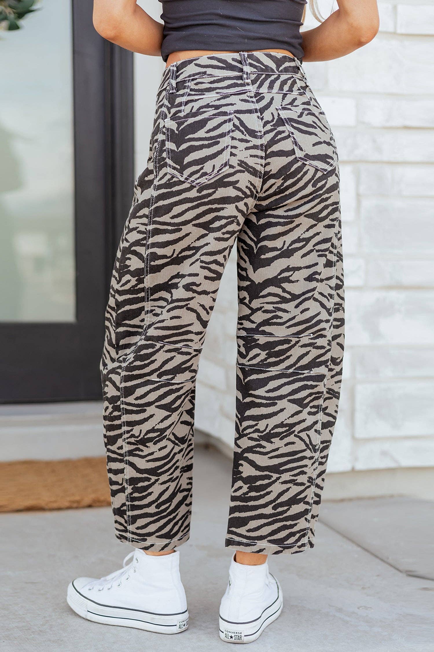 PRETTY BASH Zebra Stripe Denim Wide Barrel Leg Jeans: Gray / 10