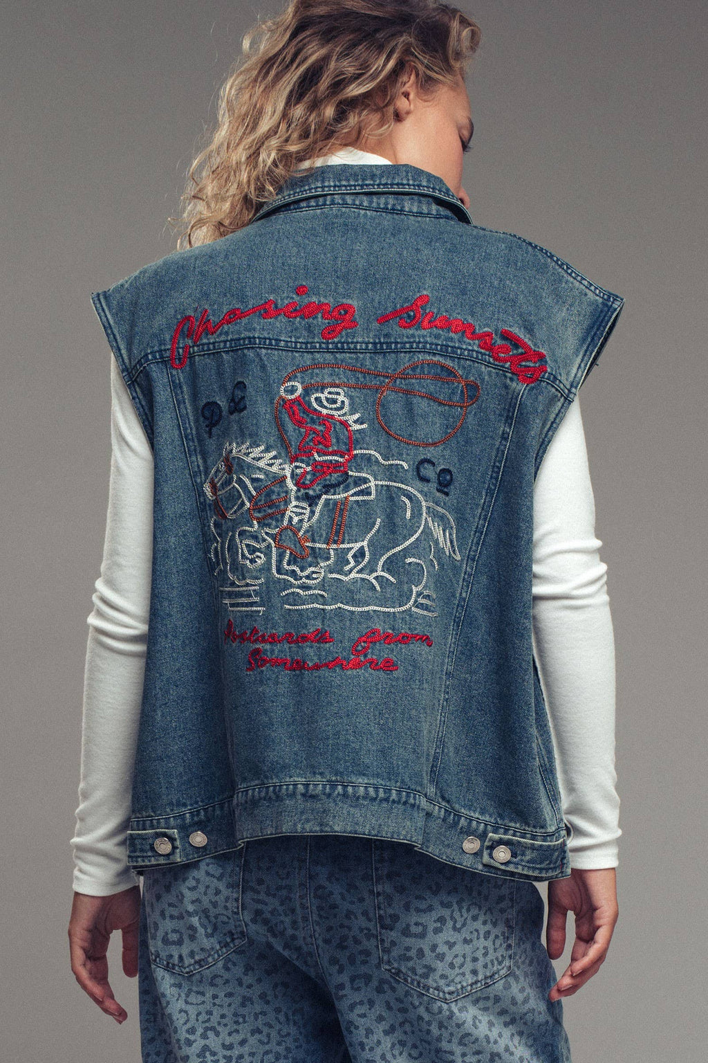 Western Sunset Embroidered Denim Vest: DENIM BLUE / S-2/M-2/L-2