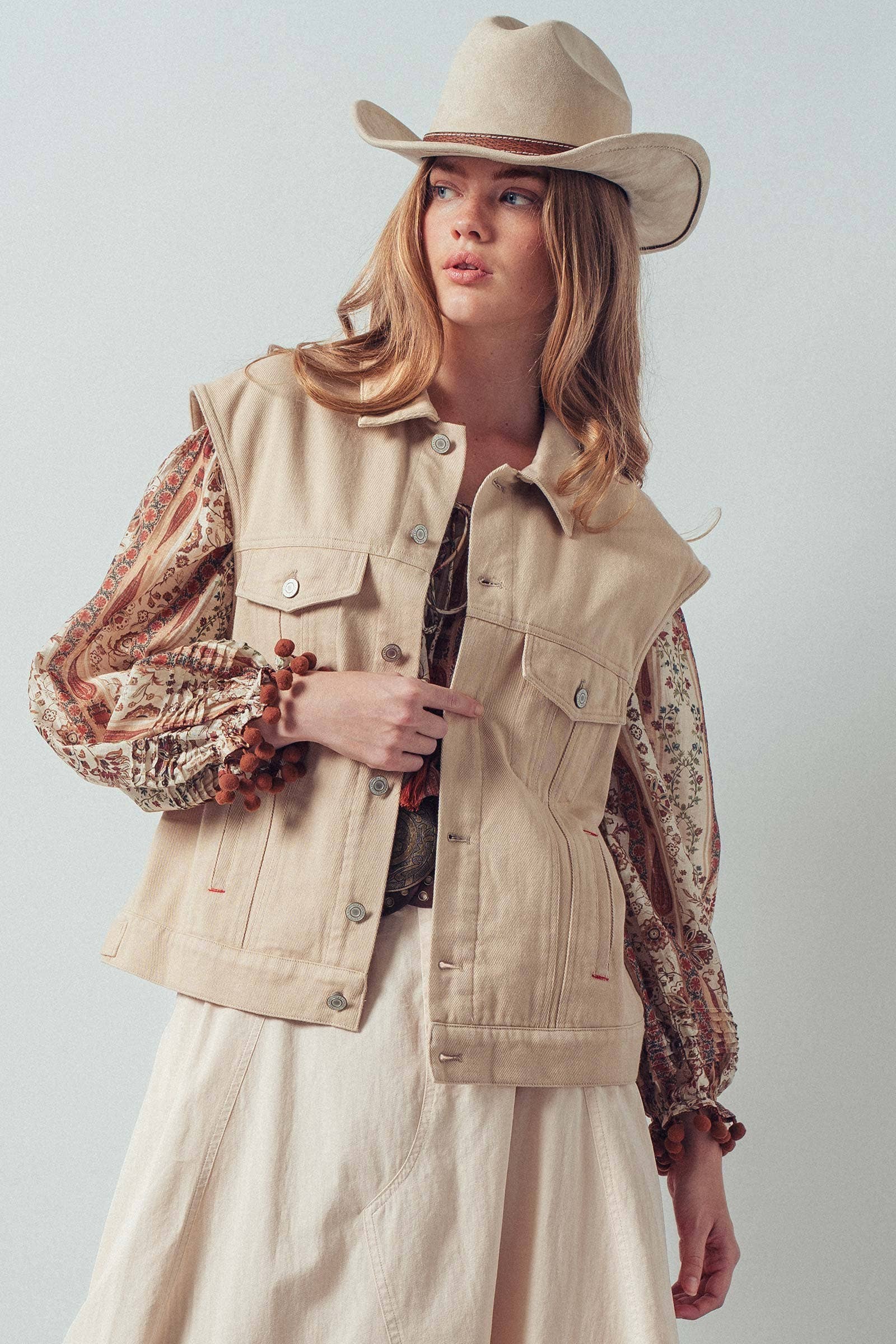 Western Sunset Embroidered Denim Vest: DENIM BLUE / S-2/M-2/L-2
